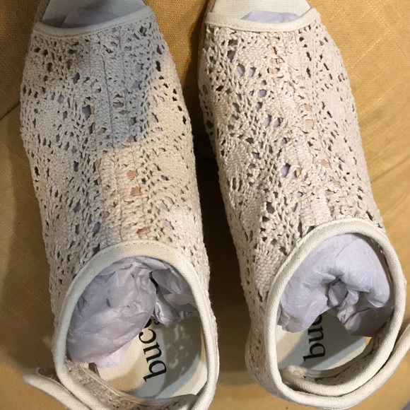 Shoes - Picture 6 of 7